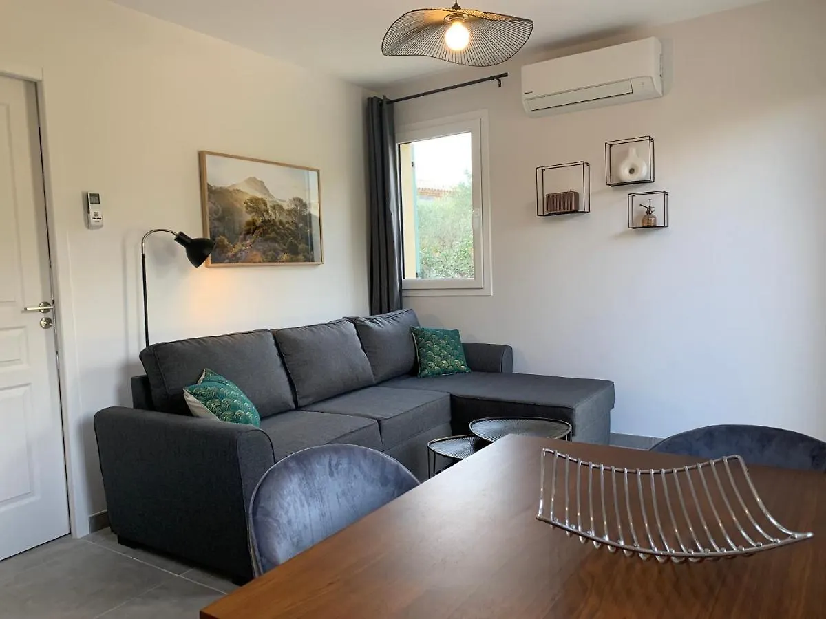 Holiday home Le Cabanon De Livia Avec Piscine Privee Villa Cucuron