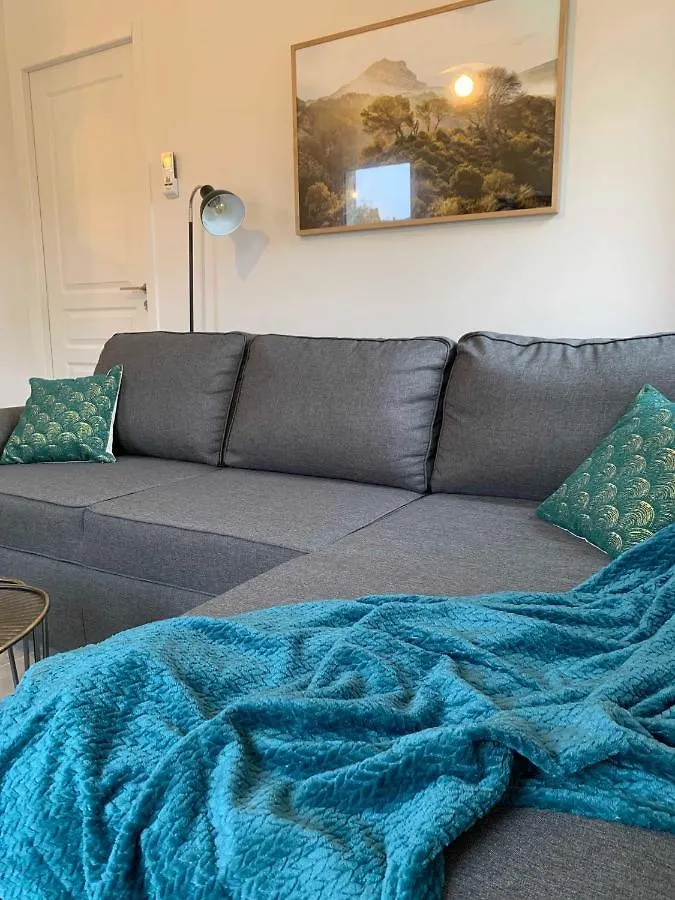 Holiday home Le Cabanon De Livia Avec Piscine Privee Villa Cucuron France