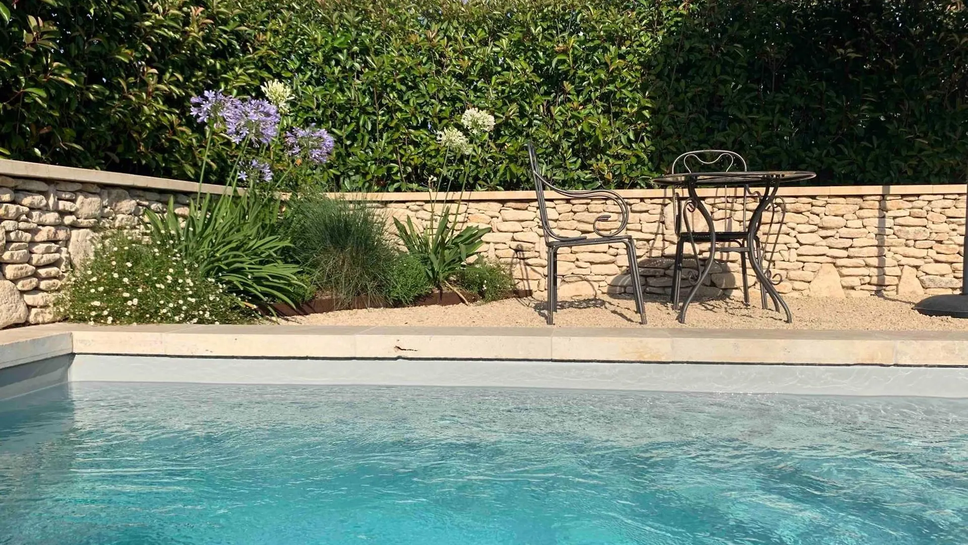 Le Cabanon De Livia Avec Piscine Privee Villa Cucuron 0*,  France